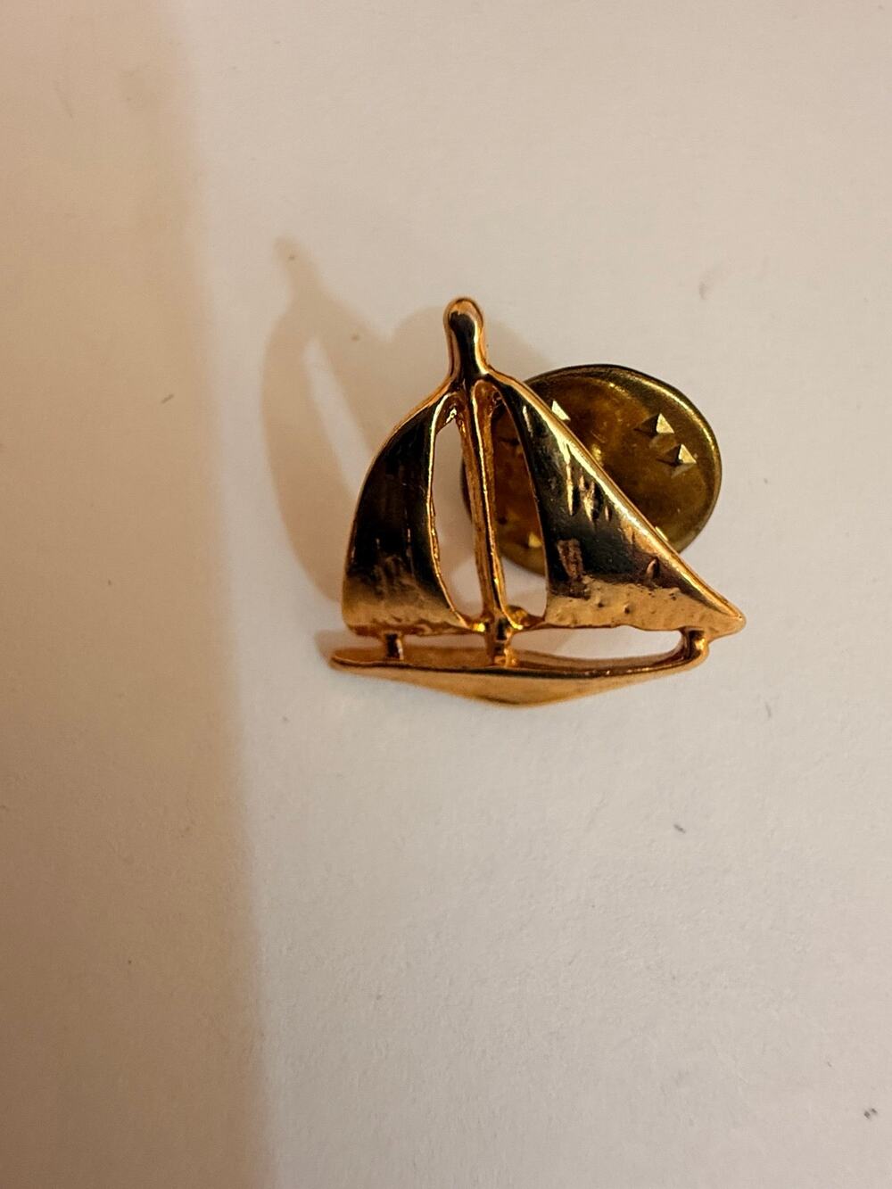Gold Tone Sailboat Lapel Pin Nautical Sailing Boat